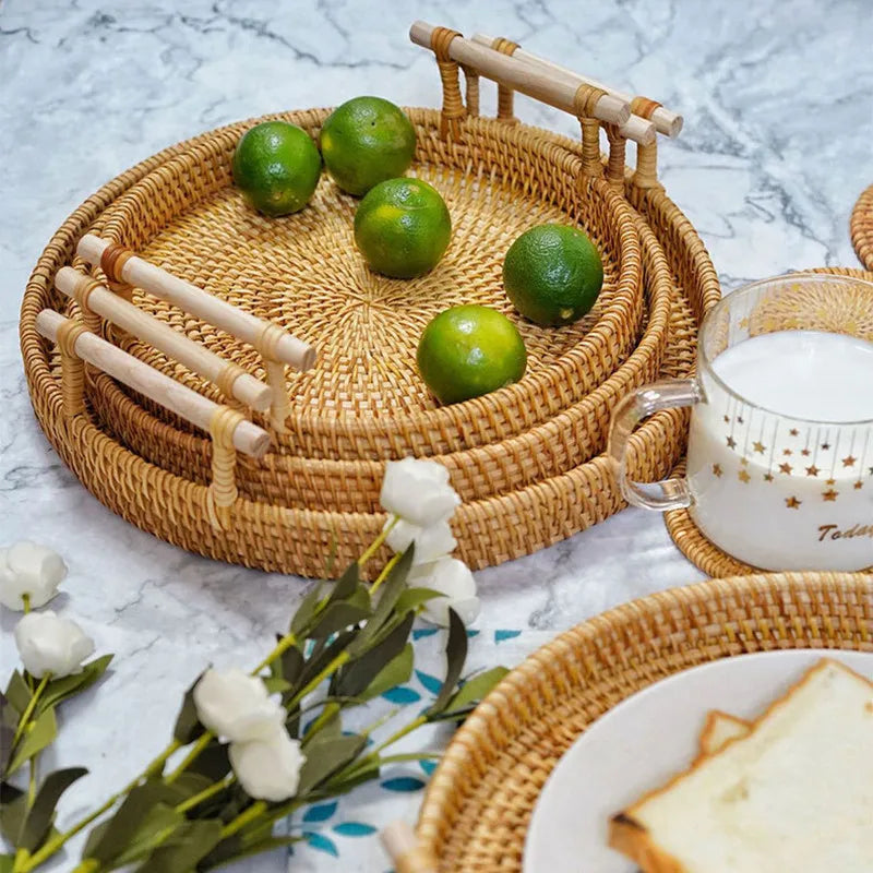 Bandeja Redonda de Vime em Rattan Feita a Mão